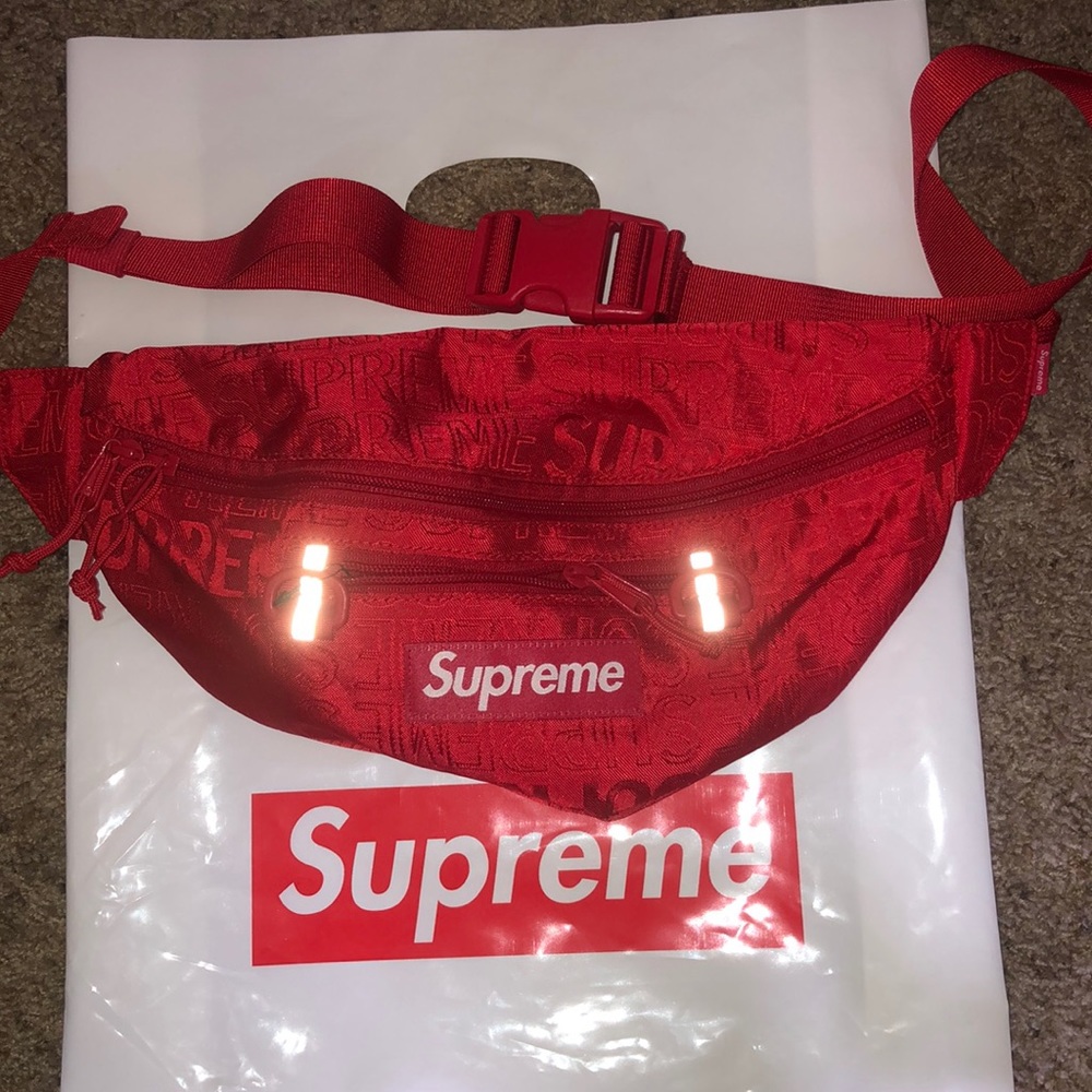 Red supreme bag